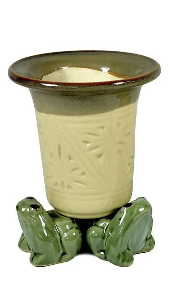 Tan Round Bamboo Pot with Three Frogs 4.0" x 4.0" x 4.0"